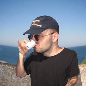 和尚吮女花蒂受不了了
